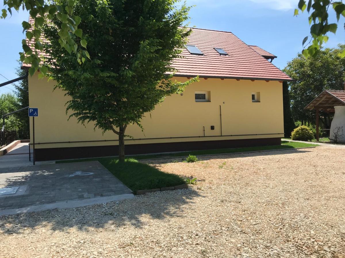 Venusz Ueduelocentrum Tiszacsege Экстерьер фото
